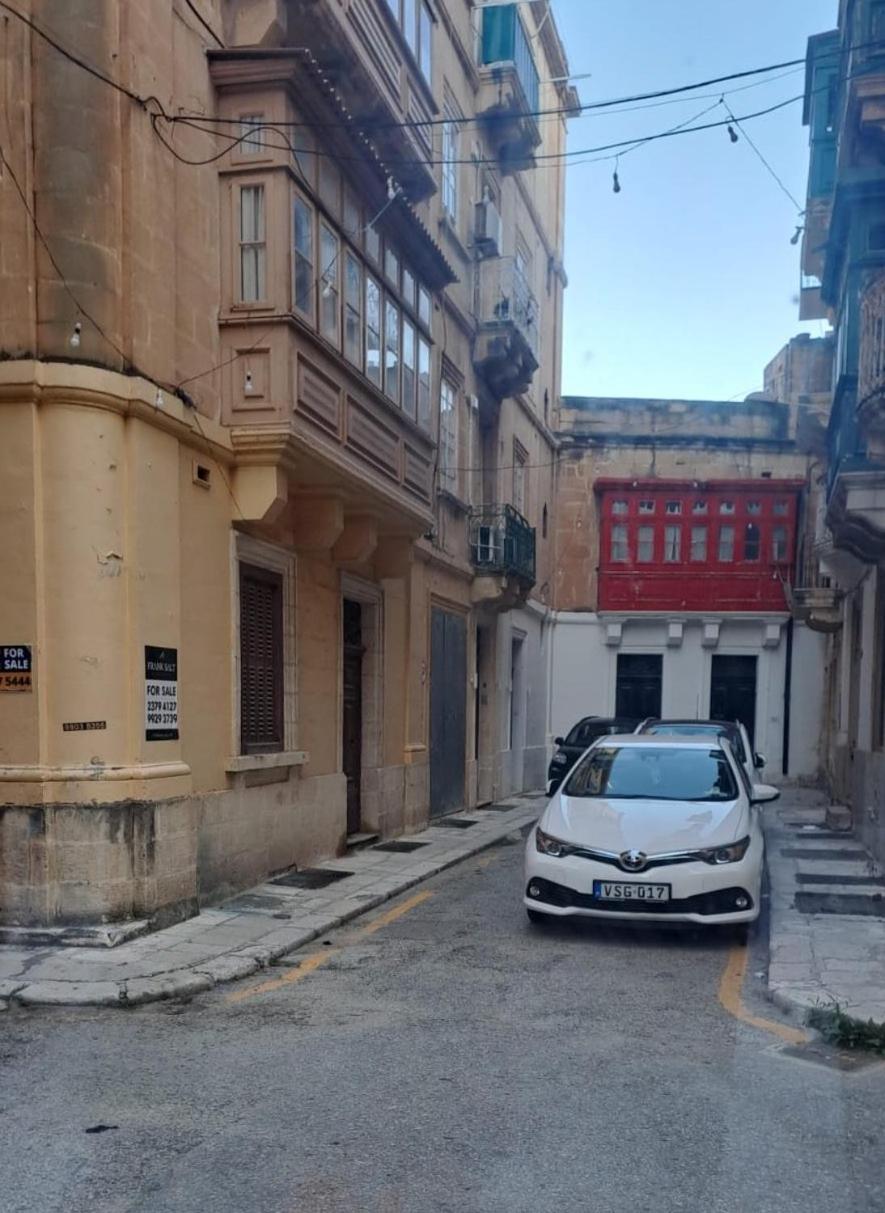 Door Nine -Townhouse With Harbour Views Villa Il-Furjana Exterior foto
